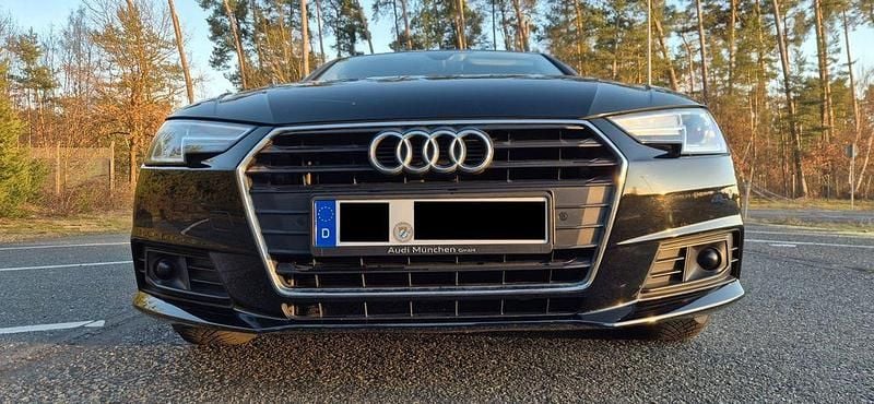 Gebraucht Audi A4 Basis 150 PS (110 kW) 2017 Schwarz Kombi