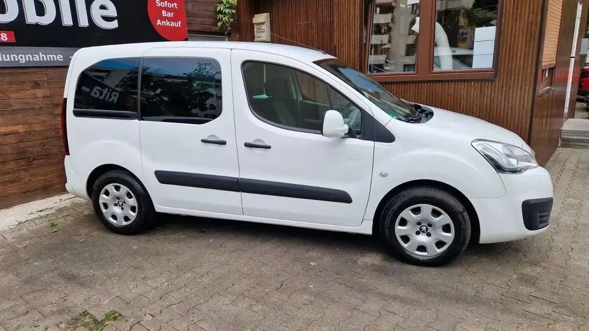 Gebraucht Peugeot Partner Active 98 PS (72 kW) 2016 Lack weiss banquise/deckende l Van / Kleinbus