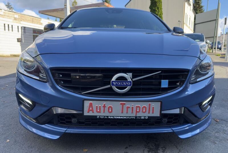 Blau Gebraucht 2019 Volvo V60 Kombi | 31.990 € - Bild 1/4