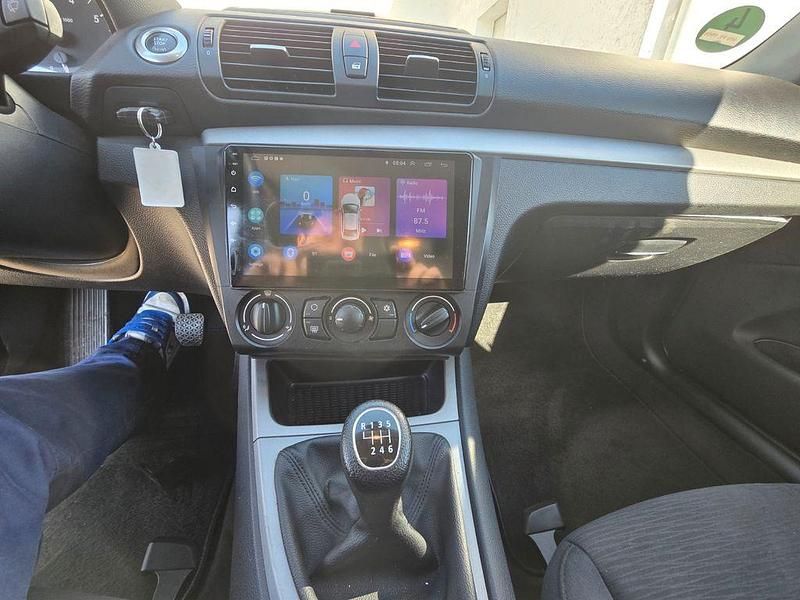 Gebraucht BMW 116 122 PS (89 kW) 2011 Weiß Kleinwagen