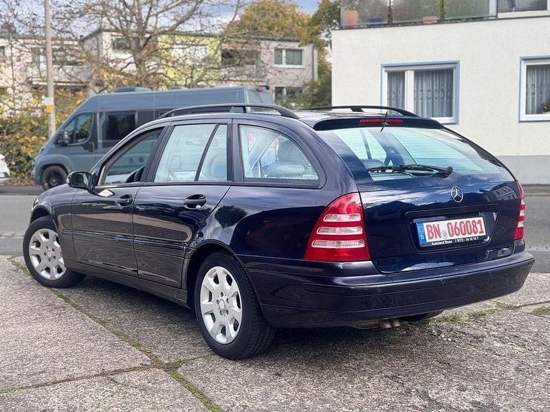 Gebraucht Mercedes C180 143 PS (105 kW) 2007 Blau Kombi