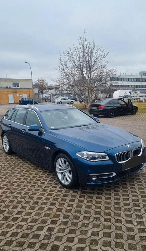 Gebraucht BMW 530 Luxury Line 258 PS (189 kW) 2016 Blau Kombi