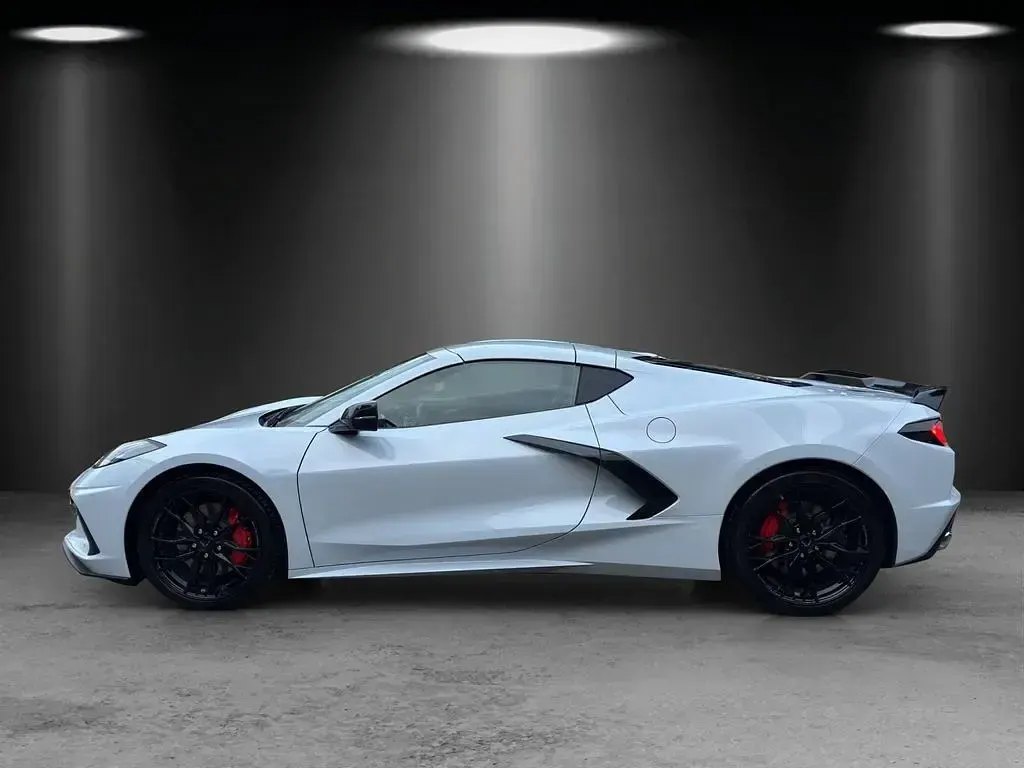 Używany Corvette C8 481 KM (353 kW) 2024 Szary Coupe