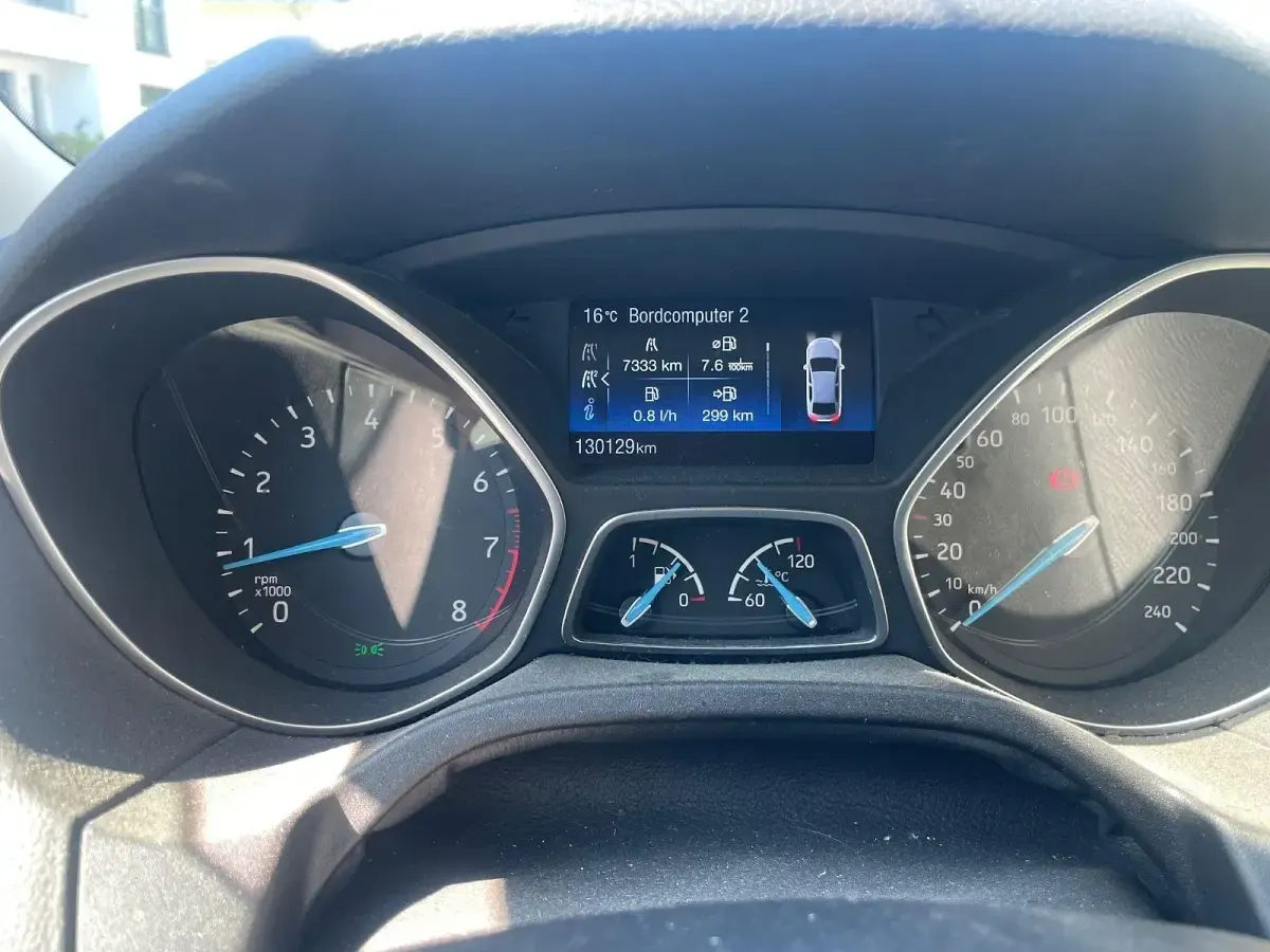 Usado Ford Focus Trend 101 CV (74 kW) 2016 Blanco Familiar