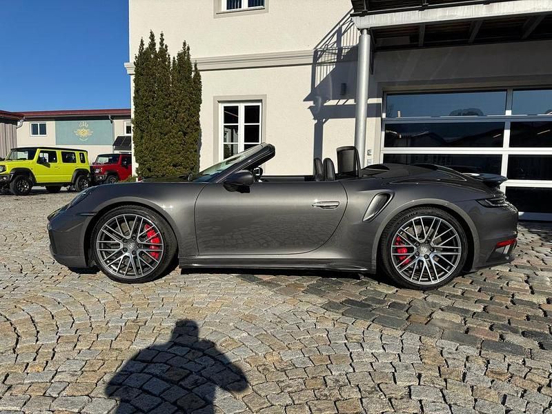 Gebraucht Porsche 992 581 PS (427 kW) 2022 Achatgrau (m7s) Cabrio