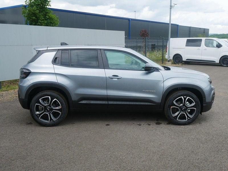 Neu Jeep Avenger Summit 101 PS (74 kW) 2025 Grau SUV