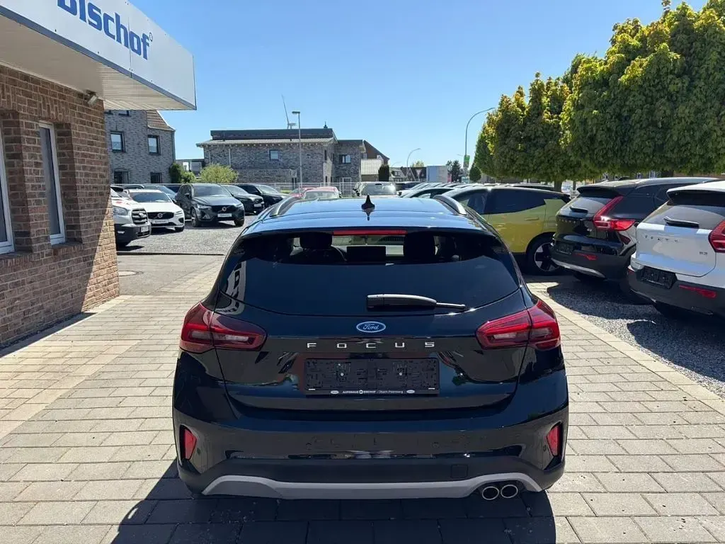 Usata Ford Focus Active 125 CV (91 kW) 2024 Nero Berlina