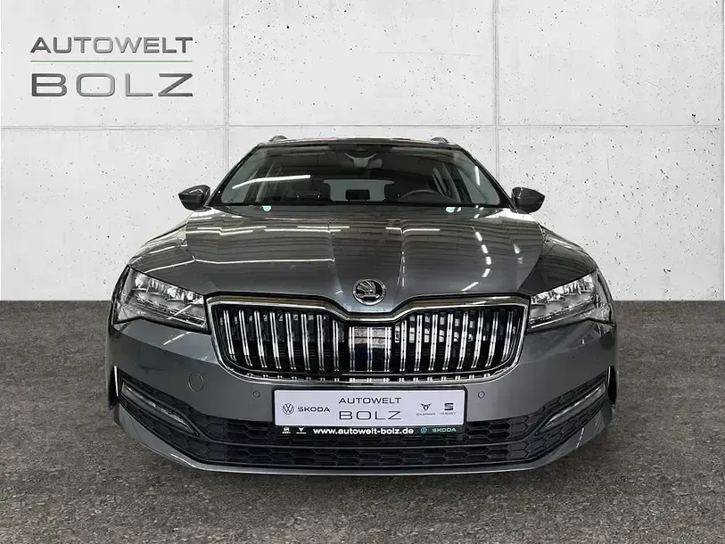 Gebraucht Skoda Superb Ambition 200 PS (147 kW) 2022 Grau Kombi