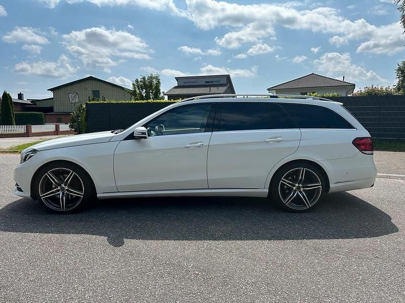 Gebraucht Mercedes E350 258 PS (189 kW) 2015 Weiß Kombi