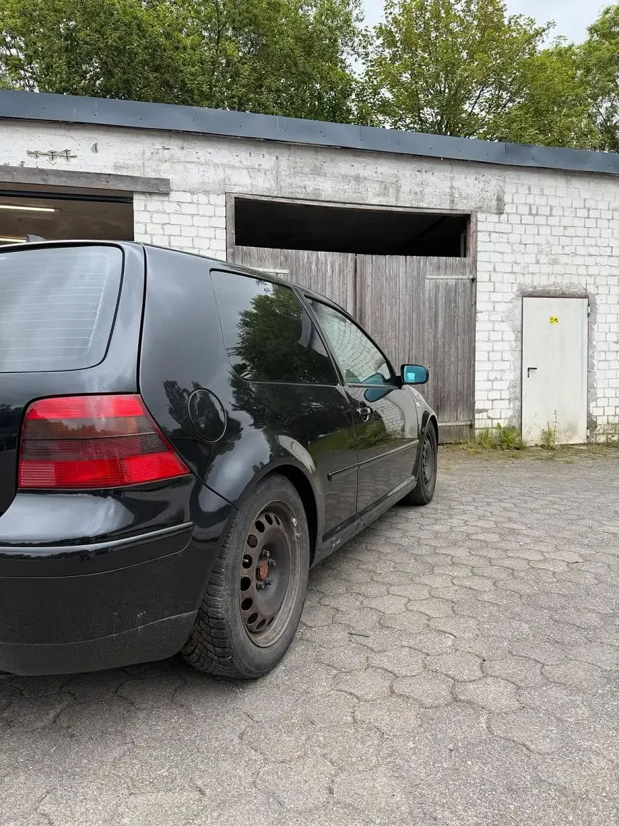 Gebraucht VW Golf III 100 PS (73 kW) 1998 Schwarz Limousine