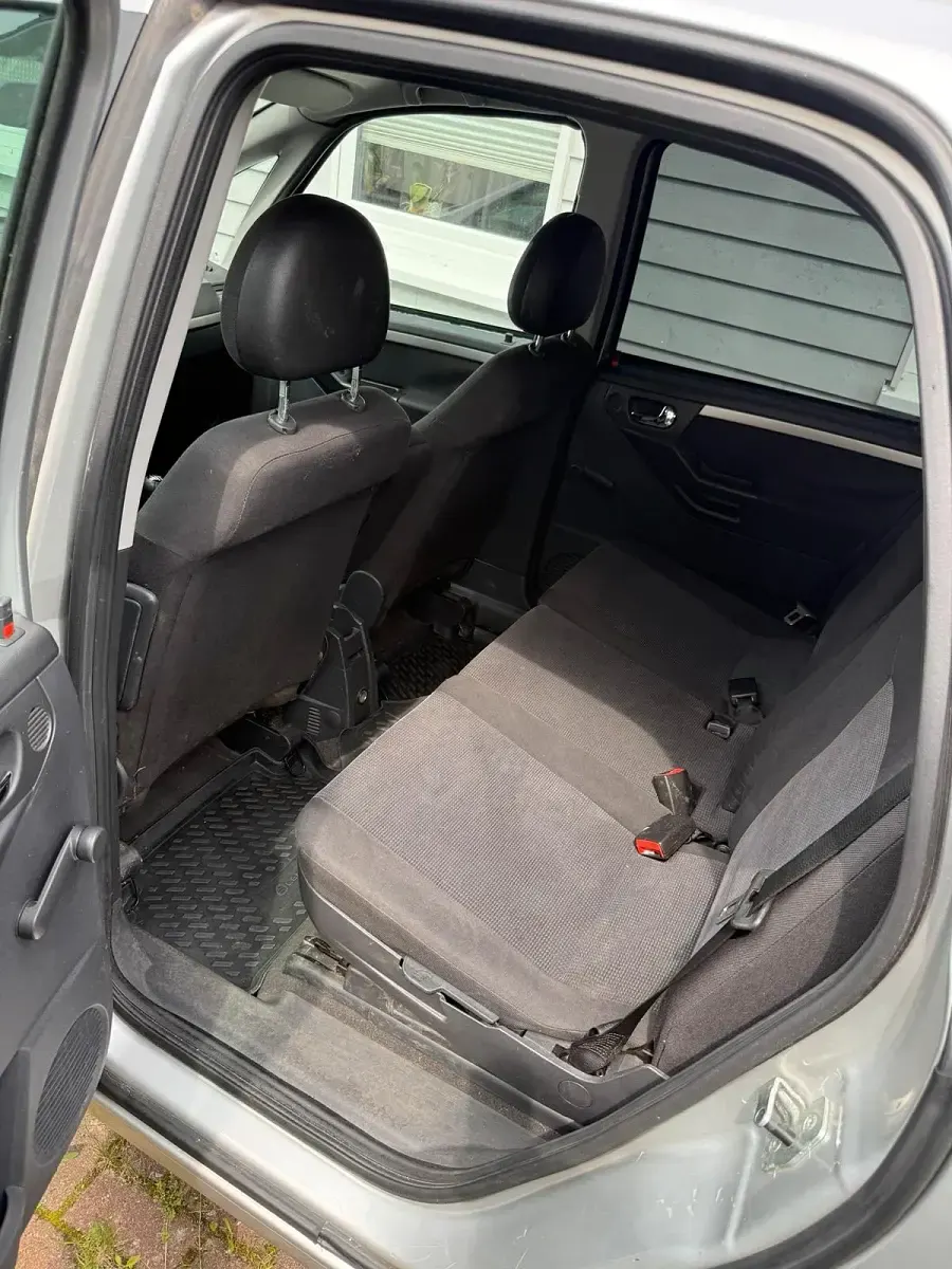 Gebraucht Opel Meriva 100 PS (73 kW) 2004 Silber Van / Kleinbus