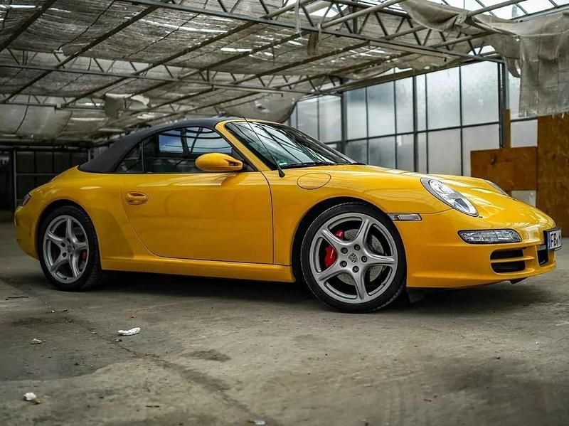 Gelb Gebraucht 2006 Porsche 911 Carrera S Cabriolet Cabrio | 59.002 € (Superpreis) - Bild 1/1