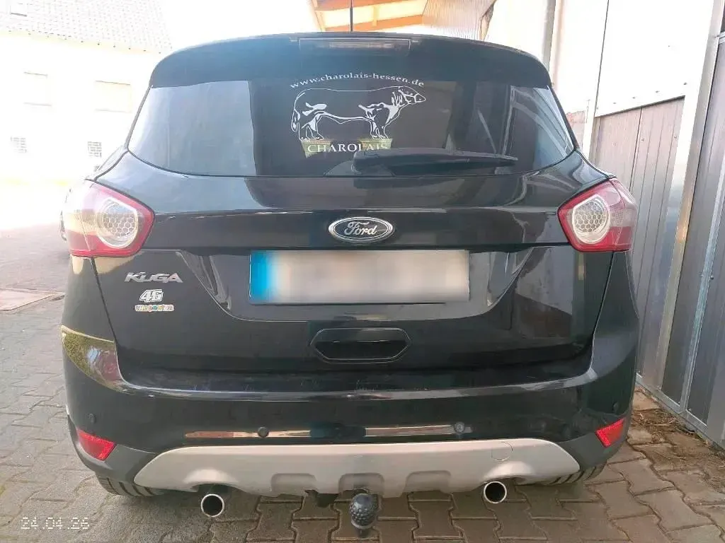 Gebraucht Ford Kuga 140 PS (102 kW) 2011 Schwarz SUV