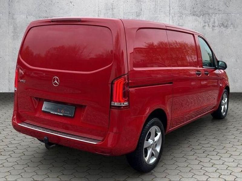 Usado Mercedes Vito 190 HP (139 kW) 2009 Preto Van