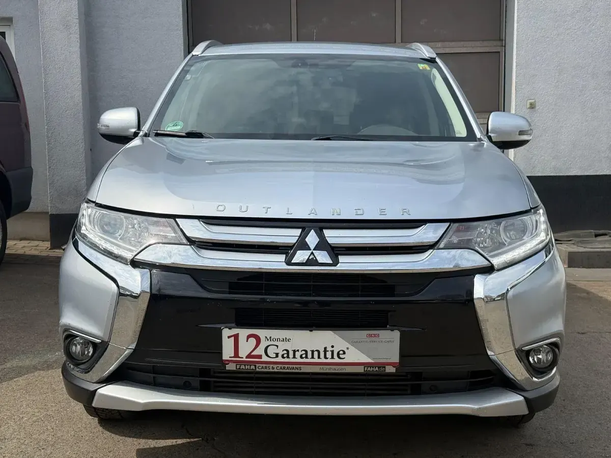 Gebraucht Mitsubishi Outlander Plus 150 PS (110 kW) 2015 Silber SUV