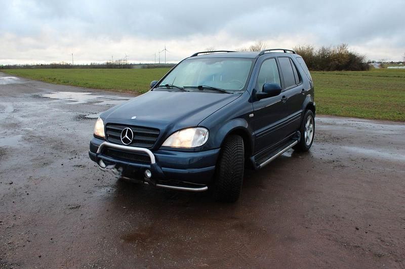 Gebraucht Mercedes ML430 272 PS (200 kW) 2001 Blau SUV
