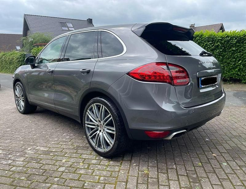 Gebraucht Porsche Cayenne 241 PS (177 kW) 2011 Grau SUV