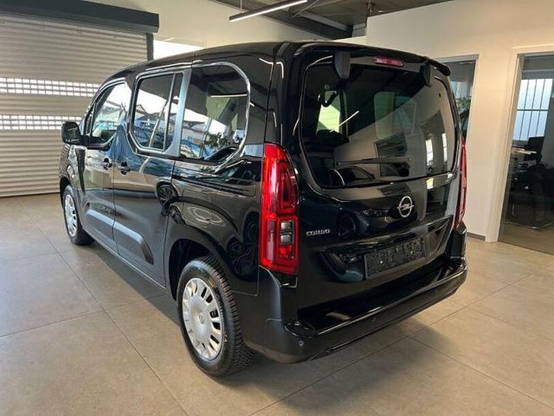 Gebraucht Opel Combo Life 131 PS (96 kW) 2022 Andere Limousine