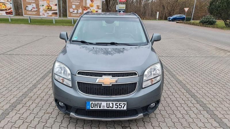 Grau Gebraucht 2011 Chevrolet Orlando Van / Kleinbus | 6.700 € (Fairer Preis) - Bild 1/4