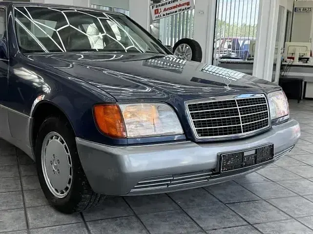 Gebraucht Mercedes 300 150 PS (110 kW) 1993 Blau Limousine