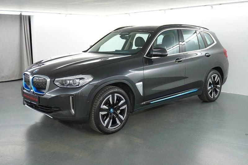 Grau Gebraucht 2021 BMW iX3 SUV | 31.800 € (Guter Preis) - Bild 1/4