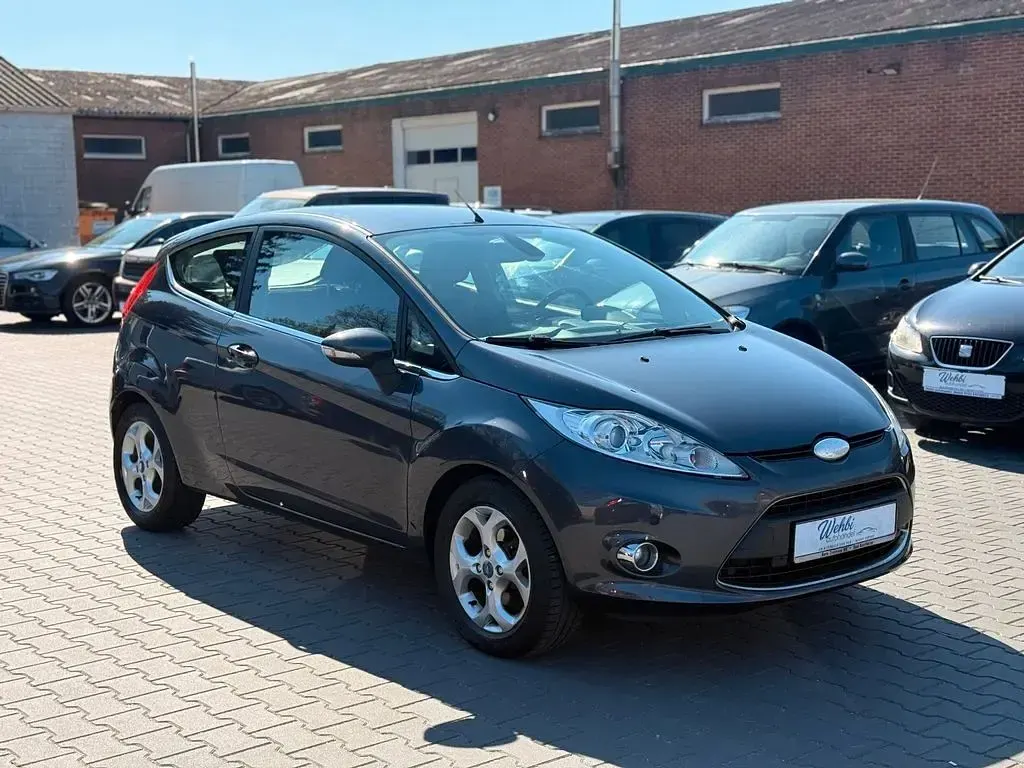 Używany Ford Fiesta Titanium 82 KM (60 kW) 2009 Szary Hatchback