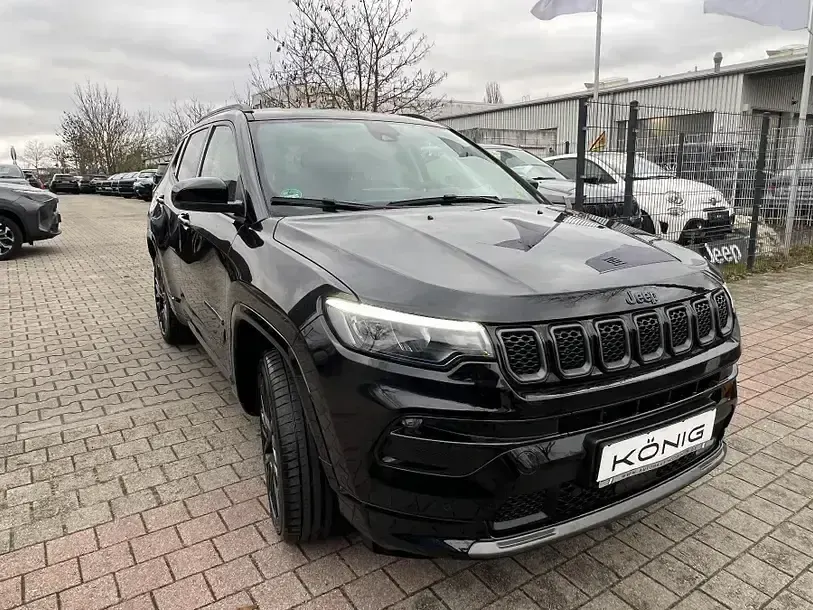 Second-hand Jeep Compass 239 CP (175 kW) 2022 Negru SUV