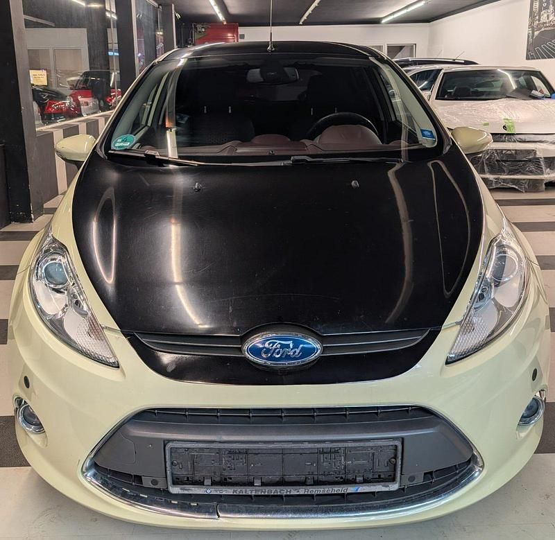 Gebraucht Ford Fiesta 97 PS (71 kW) 2009 Andere farben Kleinwagen