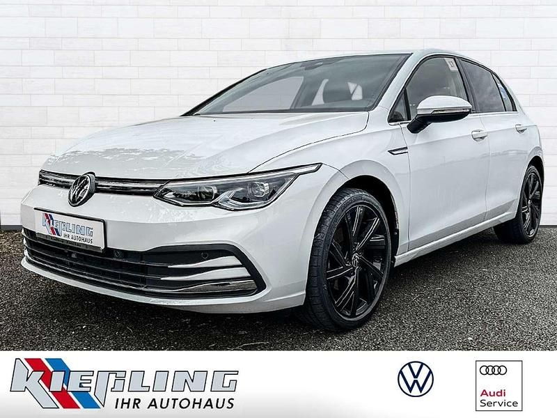 Weiß Gebraucht 2022 VW Golf VIII Style Limousine | 28.900 € (Etwas zu teuer) - Bild 1/4