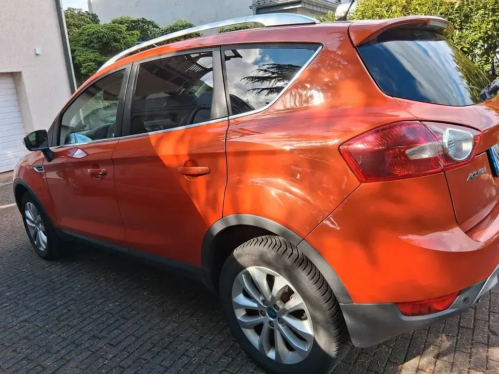 Gebraucht Ford Kuga Titanium 140 PS (102 kW) 2011 Orange SUV