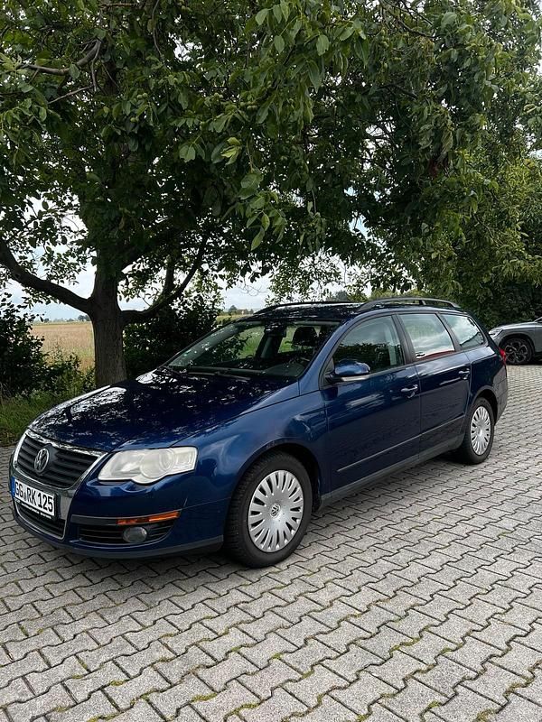 Blau Gebraucht 2006 VW Passat Kombi | 1.700 € (Guter Preis) - Bild 1/4