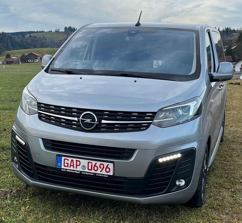 Grau Gebraucht 2021 Opel Zafira Life Van / Kleinbus | 31.400 € (Fairer Preis) - Bild 1/4