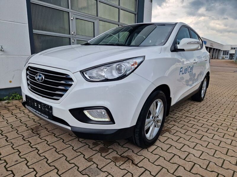 Weiss Gebraucht 2015 Hyundai ix35 SUV | 9.990 € - Bild 1/4