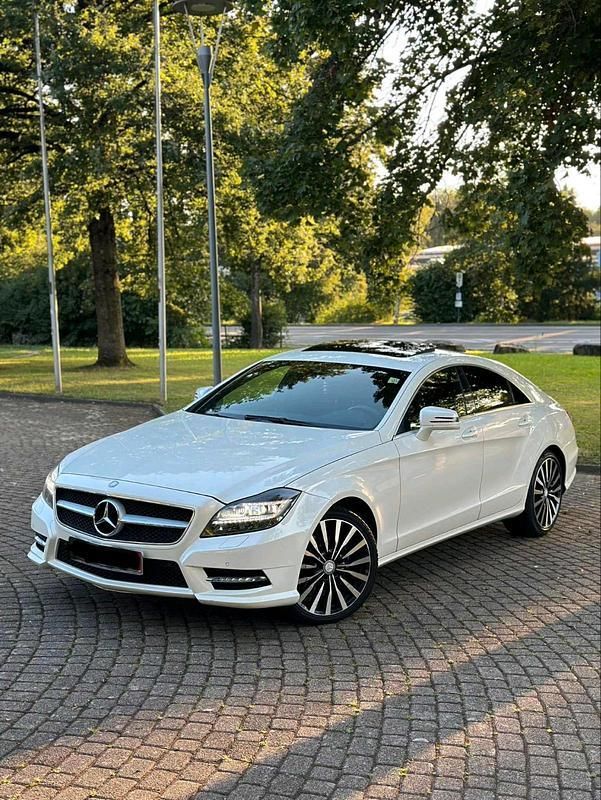 Beige Gebraucht 2012 Mercedes CLS350 AMG Limousine | 20.500 € (Fairer Preis) - Bild 1/4