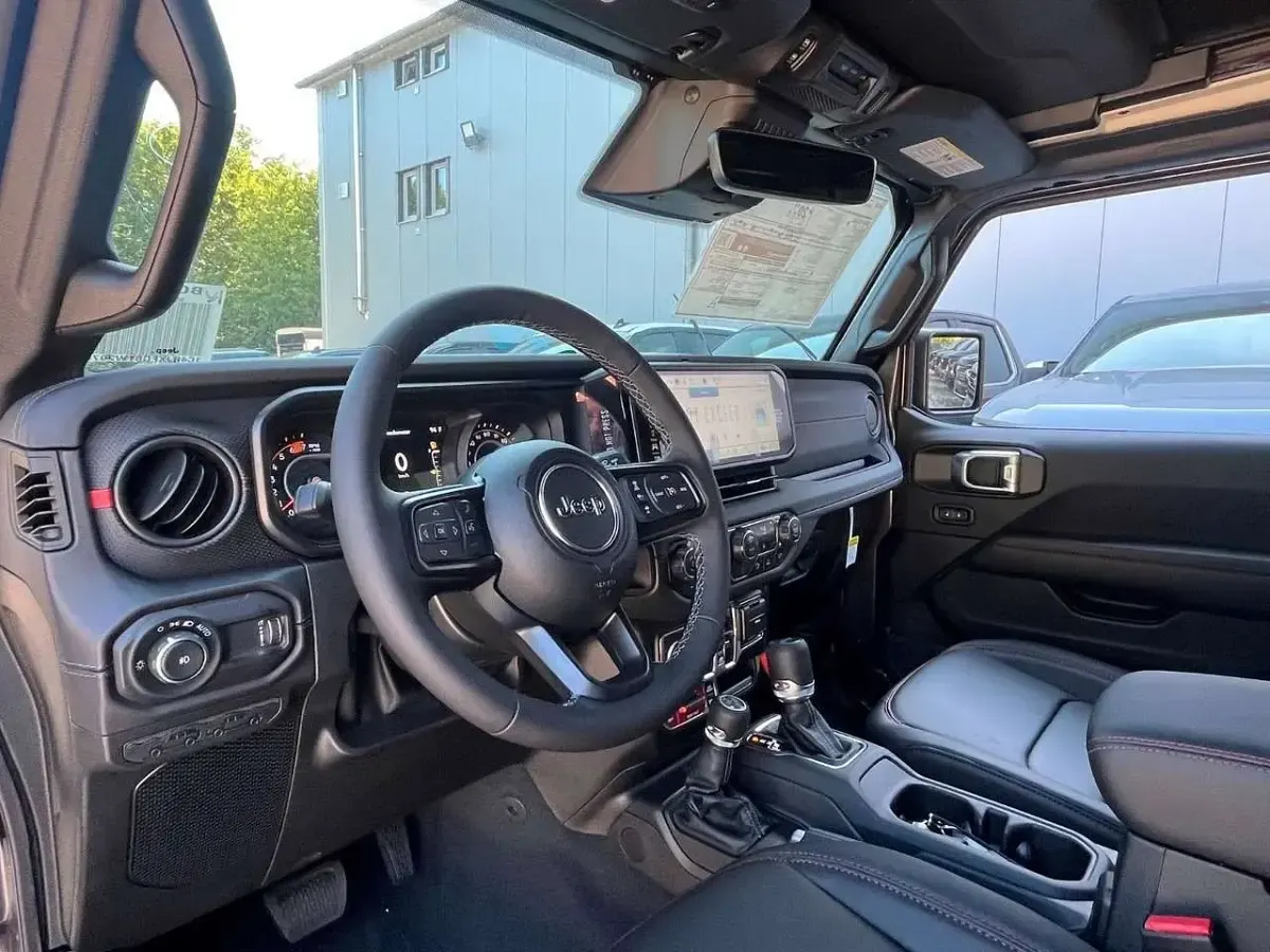 Neu Jeep Wrangler Rubicon 290 PS (213 kW) 2026 41 grün SUV