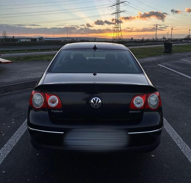 Gebraucht VW Passat 105 PS (77 kW) 2008 Schwarz Limousine