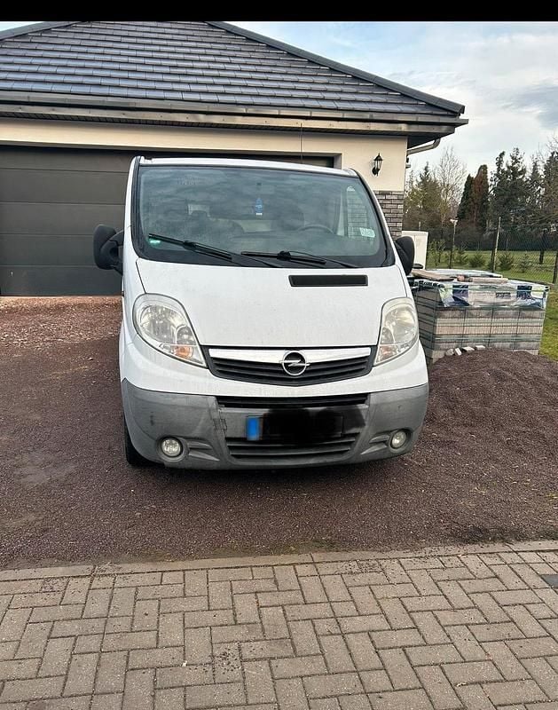 Gebraucht Opel Vivaro 114 PS (83 kW) 2010 Weiß Van / Kleinbus