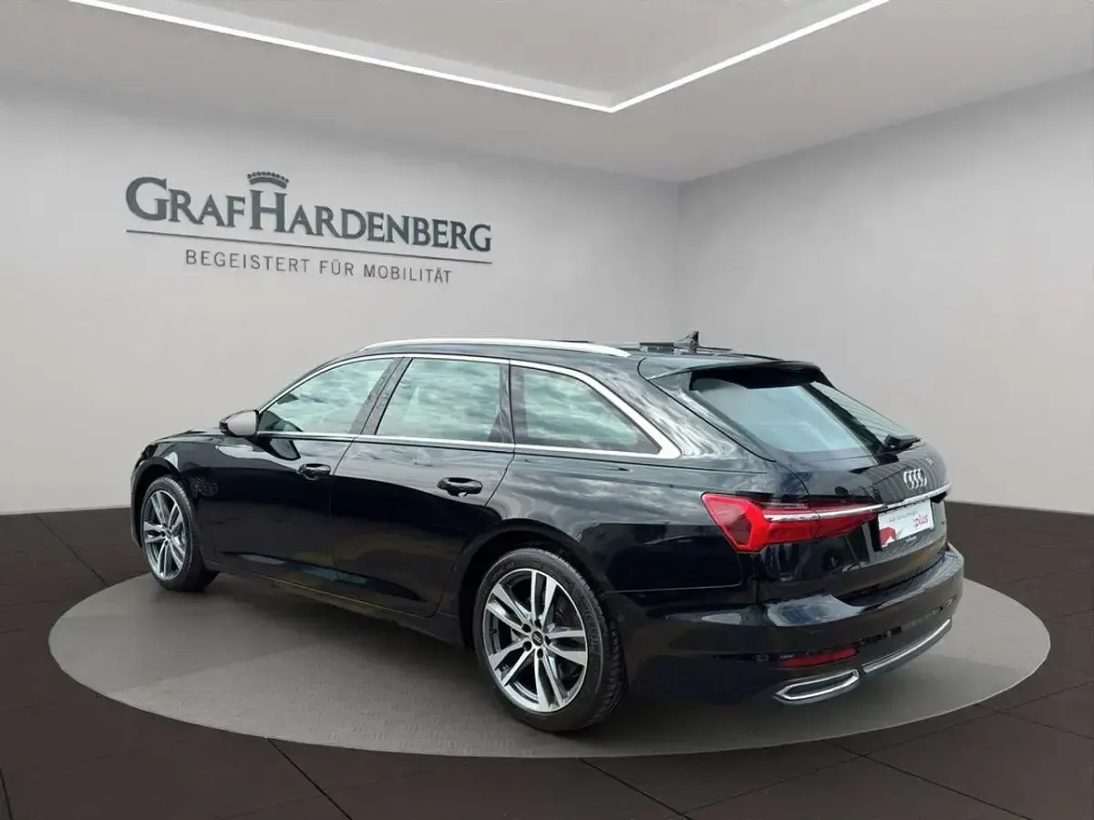Gebraucht Audi A6 Ambiente 286 PS (210 kW) 2022 Mythosschwarz metallic Kombi