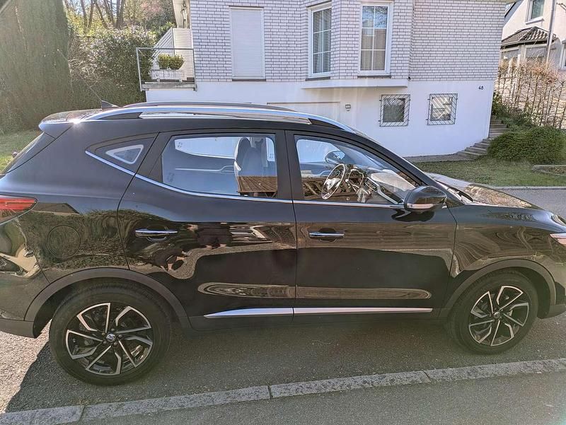 Gebraucht MG ZS Luxury 106 PS (77 kW) 2023 Schwarz SUV