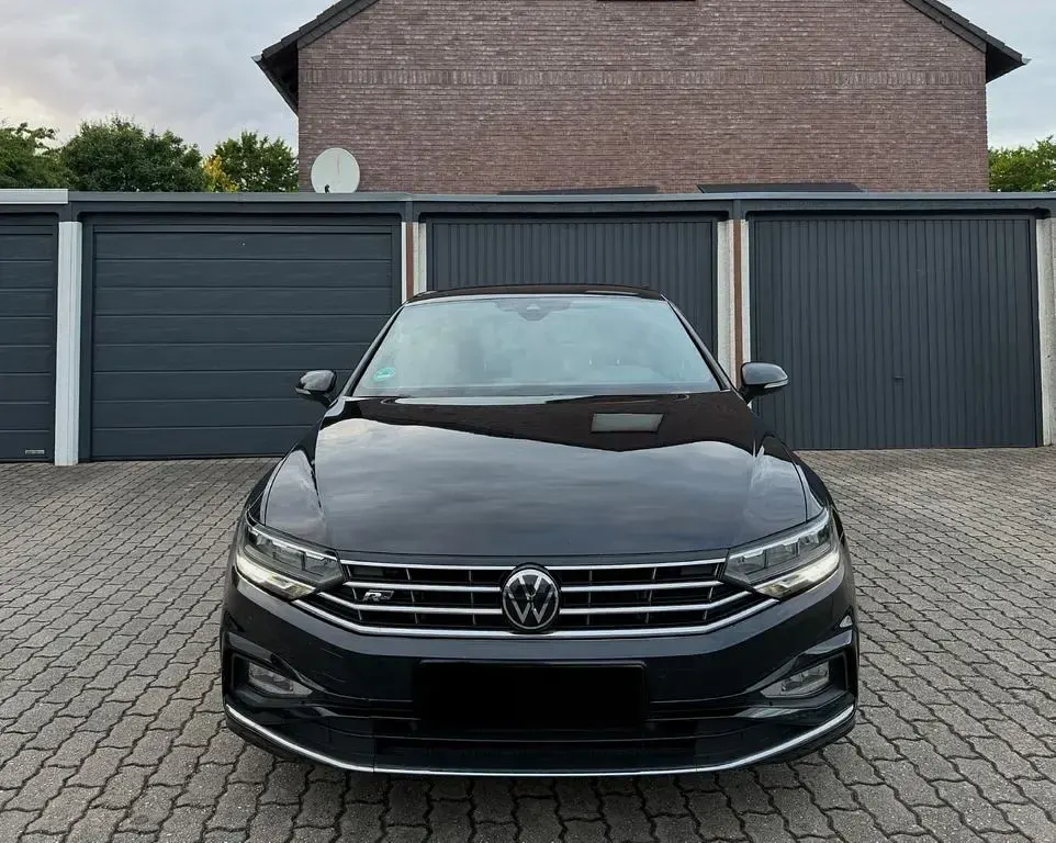 Gebraucht VW Passat Business 150 PS (110 kW) 2021 Schwarz Limousine