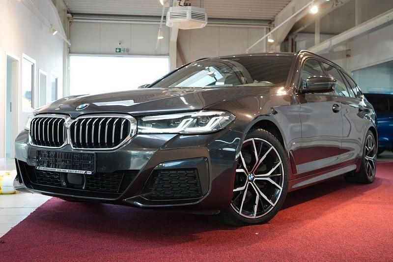 Gebraucht BMW 520 M Sport 190 PS (139 kW) 2023 Grau Kombi