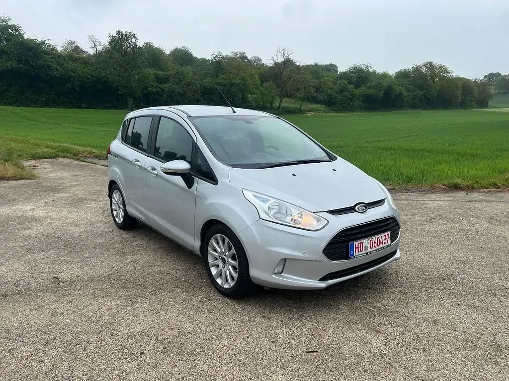 Używany Ford B-MAX SYNC Edition 101 KM (74 kW) 2017 Srebrny Minivan