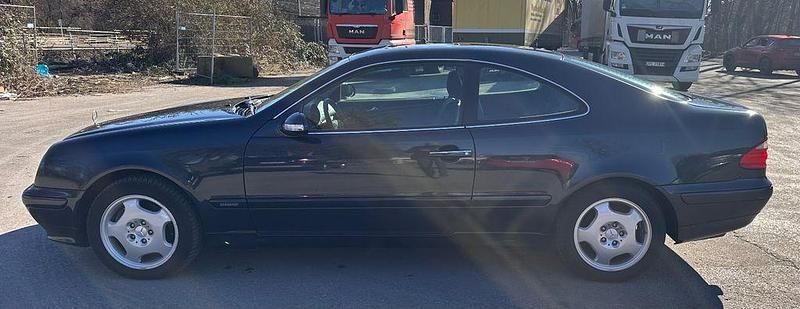 Gebraucht Mercedes CLK320 Elegance 218 PS (160 kW) 1999 Blau Coupé