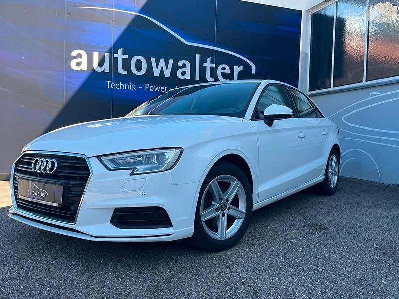Weiß Gebraucht 2018 Audi A3 Basis Limousine | 16.900 € (Guter Preis) - Bild 1/4