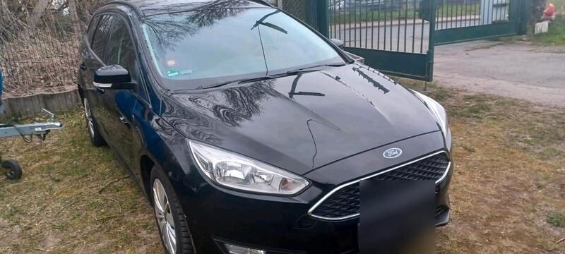 Schwarz Gebraucht 2017 Ford Focus Kombi | 5.799 € (Fairer Preis) - Bild 1/4