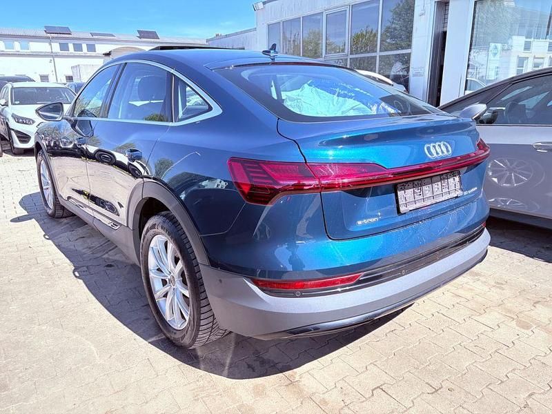 Second-hand Audi e-tron Sportback 230 kW (313 CP) 2021 Albastru SUV