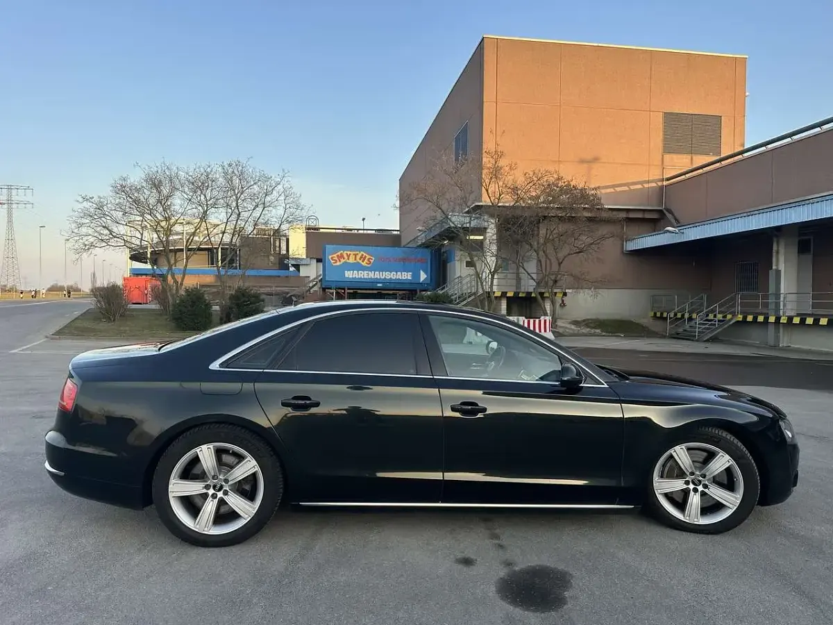 Gebraucht Audi A8 Ambiente 352 PS (258 kW) 2012 Schwarz Limousine