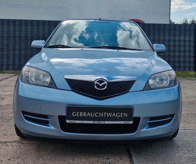 Blau Gebraucht 2004 Mazda 2 Active Kleinwagen | 499 € (Superpreis) - Bild 1/4