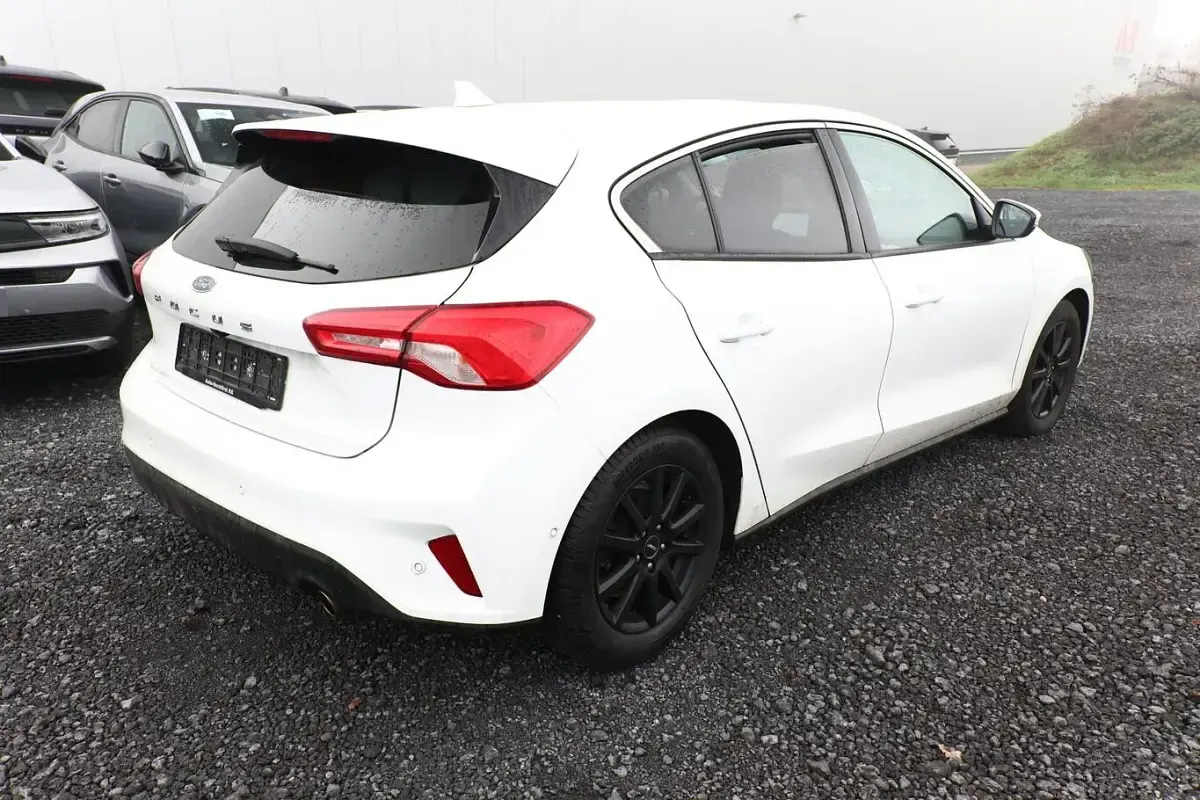 Gebraucht Ford Focus Titanium 150 PS (110 kW) 2019 Frostweiß Limousine