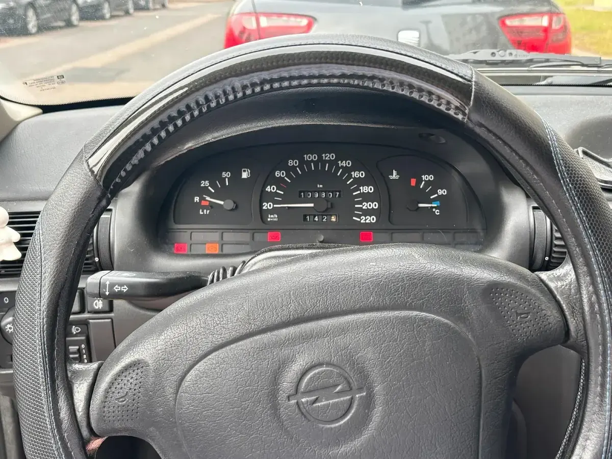 Gebraucht Opel Astra 75 PS (55 kW) 1997 Limousine